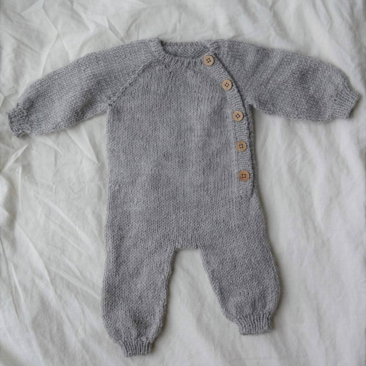 Yndestrikk Pattern Langer Babystrampler Strickanleitung - Yndestrikk (PDF) bei bei bei bei bei bei bei bei Lieblingsgarn